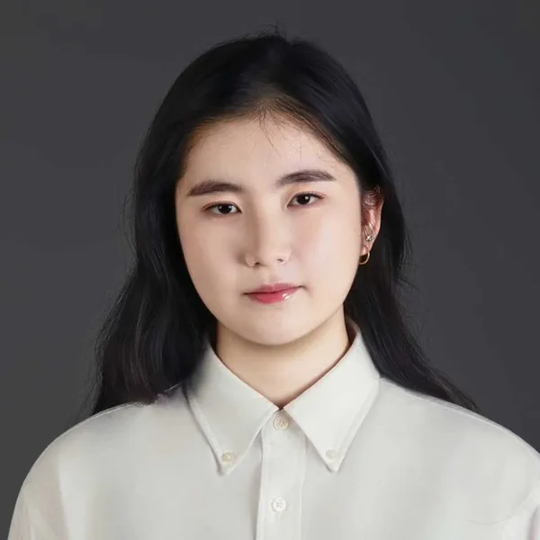 Portrait of Betty Xu, Consumer & Retail Analyst